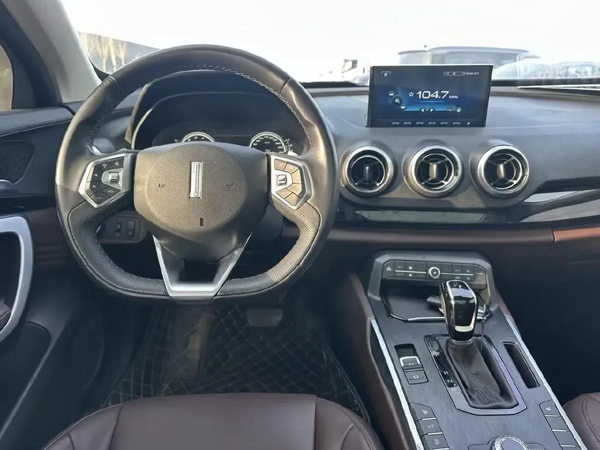 2017 WEY VV7 2.0T 234HP L4 7DCT,autocango,china used car exporter,china ev exporter,chinese used car exporter,chinese used ev exporter