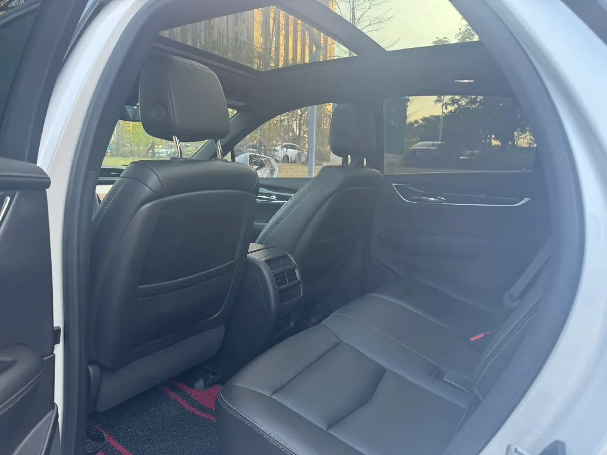 2021 Cadillac XT5 2.0T 237HP L4 9AT,autocango,china used car exporter,china ev exporter,chinese used car exporter,chinese used ev exporter