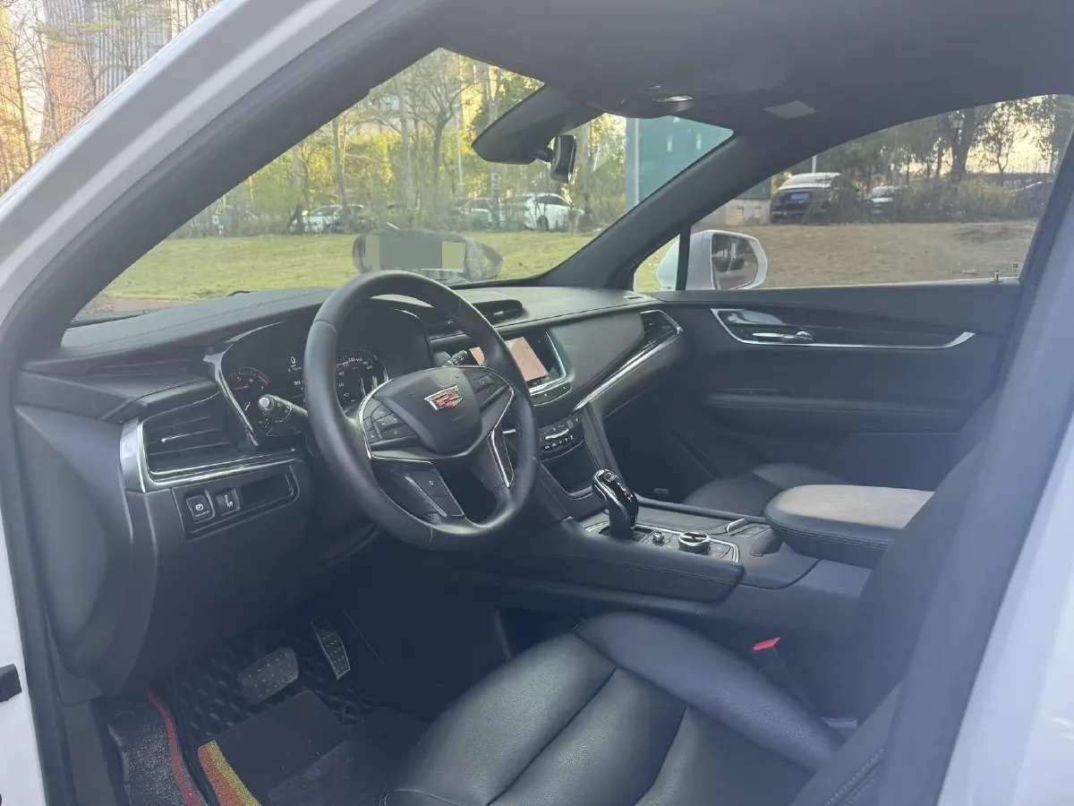 2021 Cadillac XT5 2.0T 237HP L4 9AT,autocango,china used car exporter,china ev exporter,chinese used car exporter,chinese used ev exporter