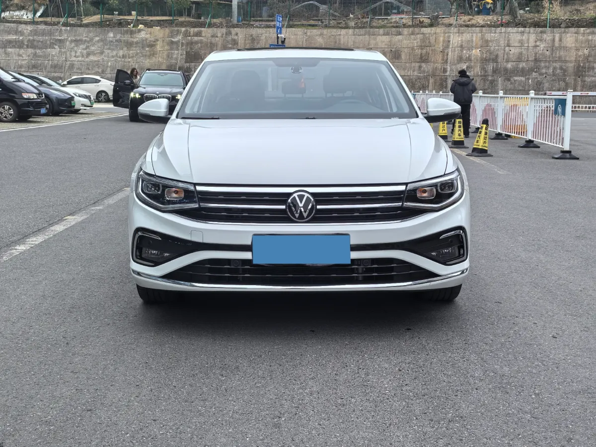 2024 Volkswagen Bora 1.2T 116HP L4 7DCT,autocango,china used car exporter,china ev exporter,chinese used car exporter,chinese used ev exporter