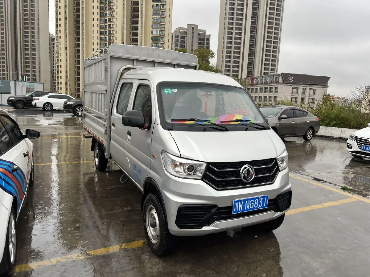 2023 DongFeng DFSK D71 1.6L 122HP L4 5MT,autocango,china used car exporter,china ev exporter,chinese used car exporter,chinese used ev exporter