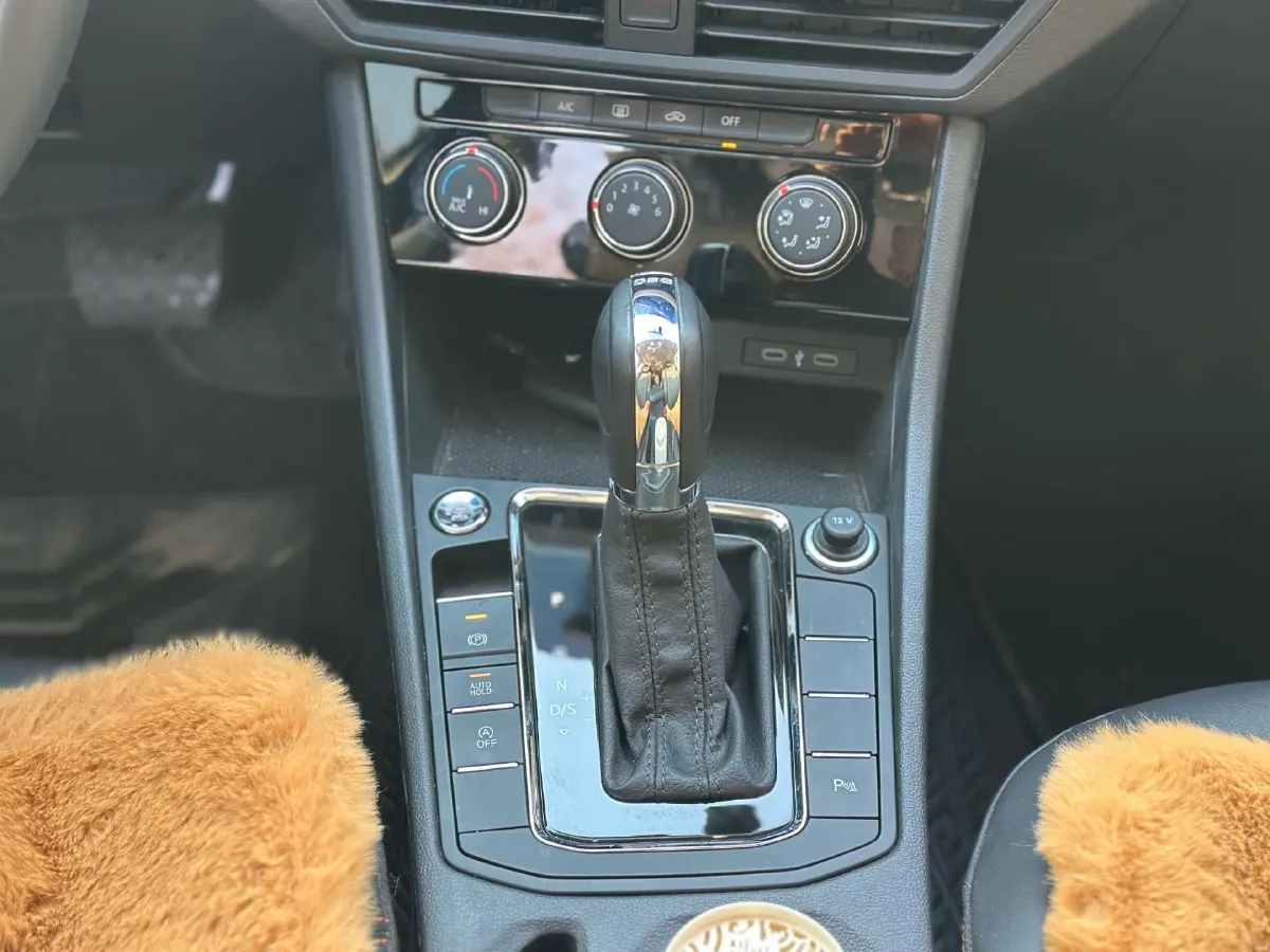 2023 Volkswagen Bora 1.2T 116HP L4 7DCT,autocango,china used car exporter,china ev exporter,chinese used car exporter,chinese used ev exporter