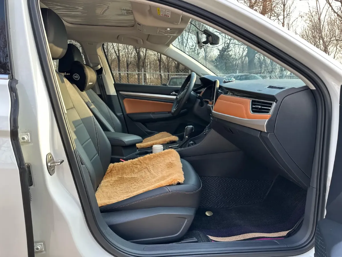 2023 Volkswagen Bora 1.2T 116HP L4 7DCT,autocango,china used car exporter,china ev exporter,chinese used car exporter,chinese used ev exporter