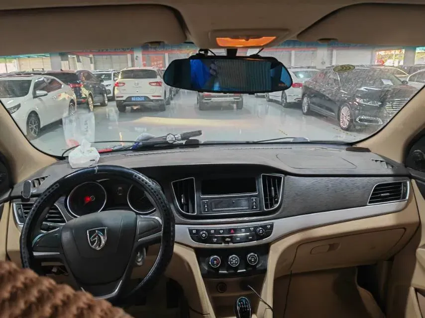 2019 BaoJun 730 1.5L 105HP L4 6MT,autocango,china used car exporter,china ev exporter,chinese used car exporter,chinese used ev exporter