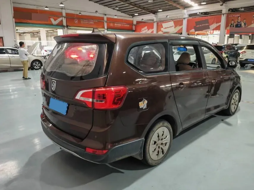 2019 BaoJun 730 1.5L 105HP L4 6MT,autocango,china used car exporter,china ev exporter,chinese used car exporter,chinese used ev exporter