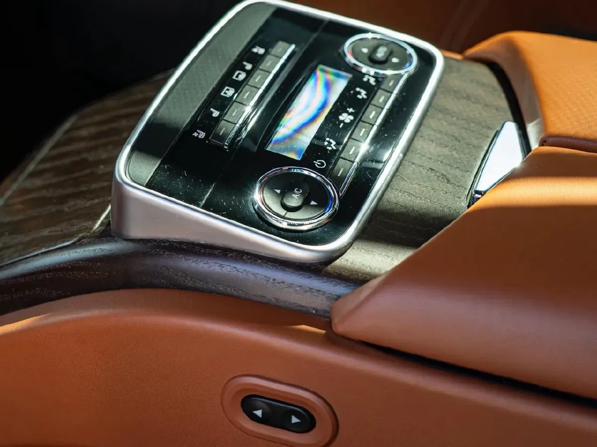 2018 Maserati Quattroporte 3.0T 350HP V6 8AT,autocango,china used car exporter,china ev exporter,chinese used car exporter,chinese used ev exporter