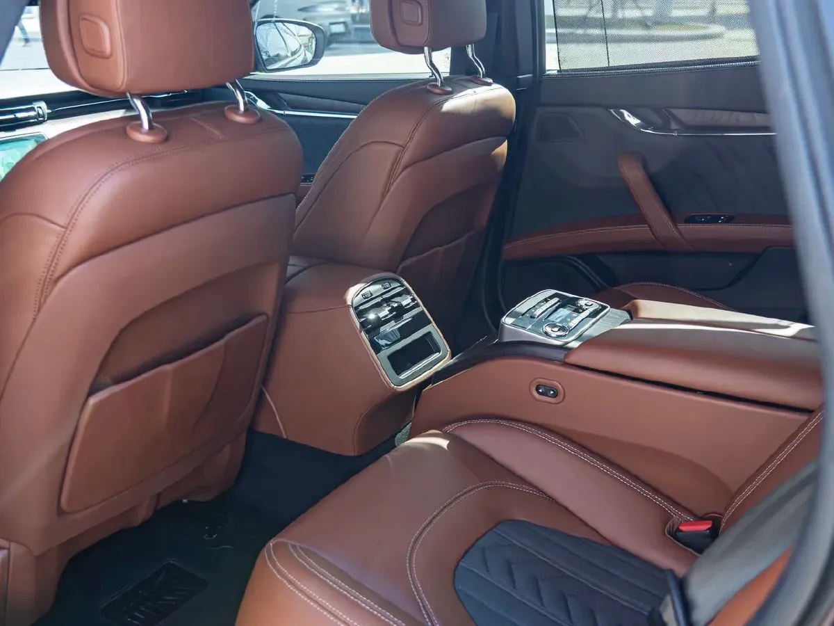 2018 Maserati Quattroporte 3.0T 350HP V6 8AT,autocango,china used car exporter,china ev exporter,chinese used car exporter,chinese used ev exporter