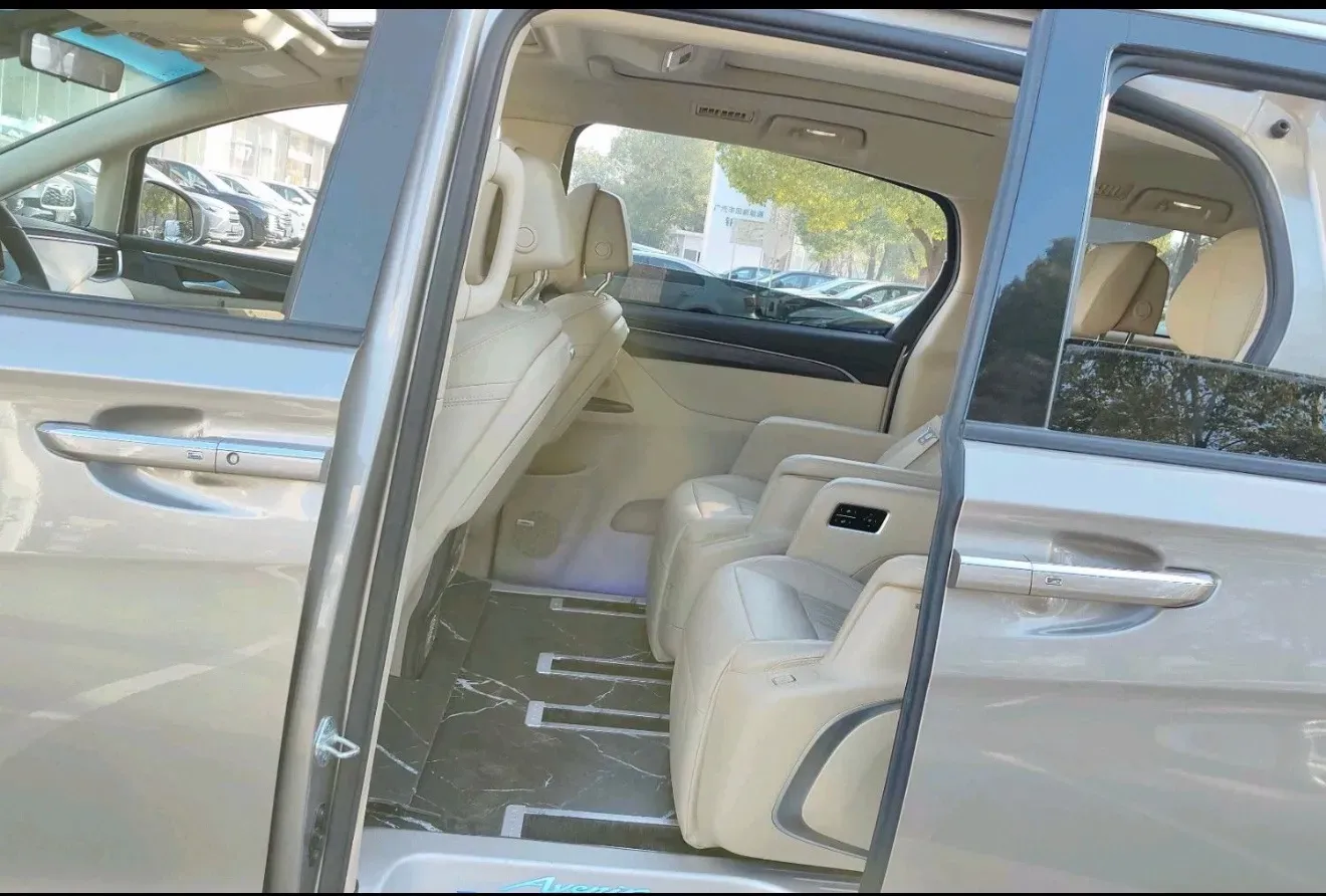 2023 Buick GL8 2.0T 237HP L4 9AT,autocango,china used car exporter,china ev exporter,chinese used car exporter,chinese used ev exporter