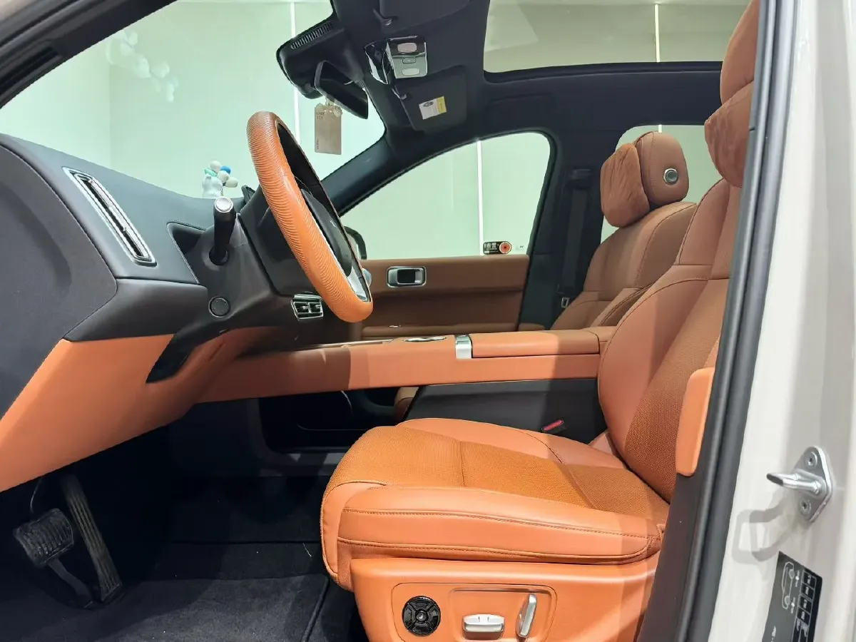 2024 Li L6 Range Extended 154HP L4 REEV 36.8KWH,autocango,china used car exporter,china ev exporter,chinese used car exporter,chinese used ev exporter