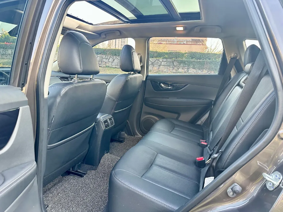 2020 Nissan X-Trail 2.0L 154HP L4 CVT,autocango,china used car exporter,china ev exporter,chinese used car exporter,chinese used ev exporter