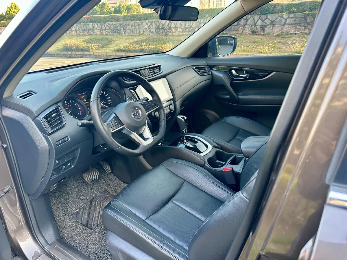 2020 Nissan X-Trail 2.0L 154HP L4 CVT,autocango,china used car exporter,china ev exporter,chinese used car exporter,chinese used ev exporter