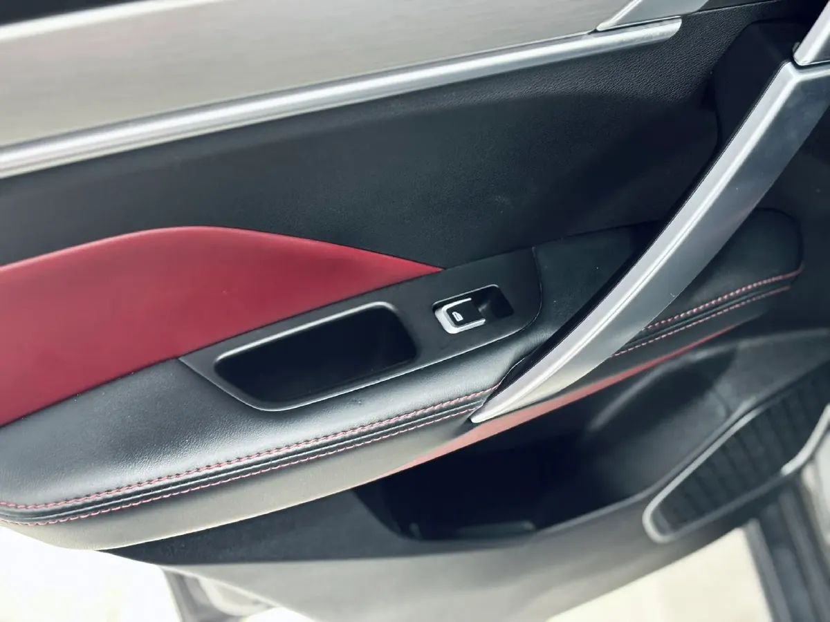 2021 Geely Coolray 1.4T 141HP L4 6DCT,autocango,china used car exporter,china ev exporter,chinese used car exporter,chinese used ev exporter