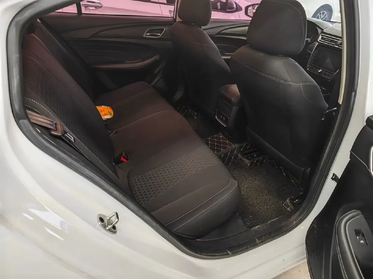 2019 Roewe i5 1.5L 120HP L4 CVT,autocango,china used car exporter,china ev exporter,chinese used car exporter,chinese used ev exporter