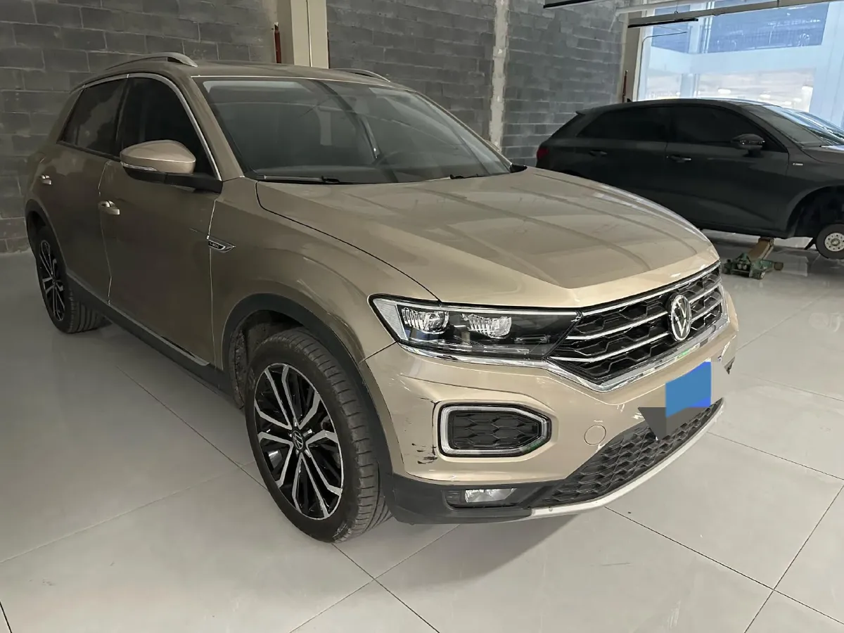 2021 Volkswagen T-Roc 1.4T 150HP L4 7DCT,autocango,china used car exporter,china ev exporter,chinese used car exporter,chinese used ev exporter