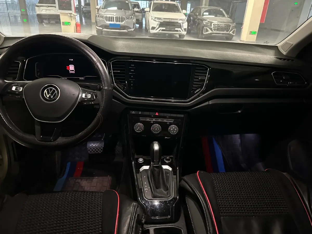 2021 Volkswagen T-Roc 1.4T 150HP L4 7DCT,autocango,china used car exporter,china ev exporter,chinese used car exporter,chinese used ev exporter