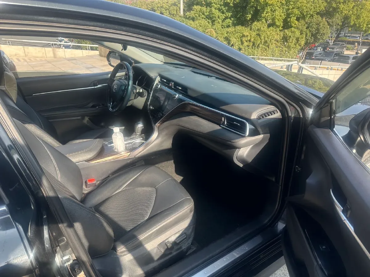 2019 Toyota Camry 2.5L 209HP L4 8AT,autocango,china used car exporter,china ev exporter,chinese used car exporter,chinese used ev exporter