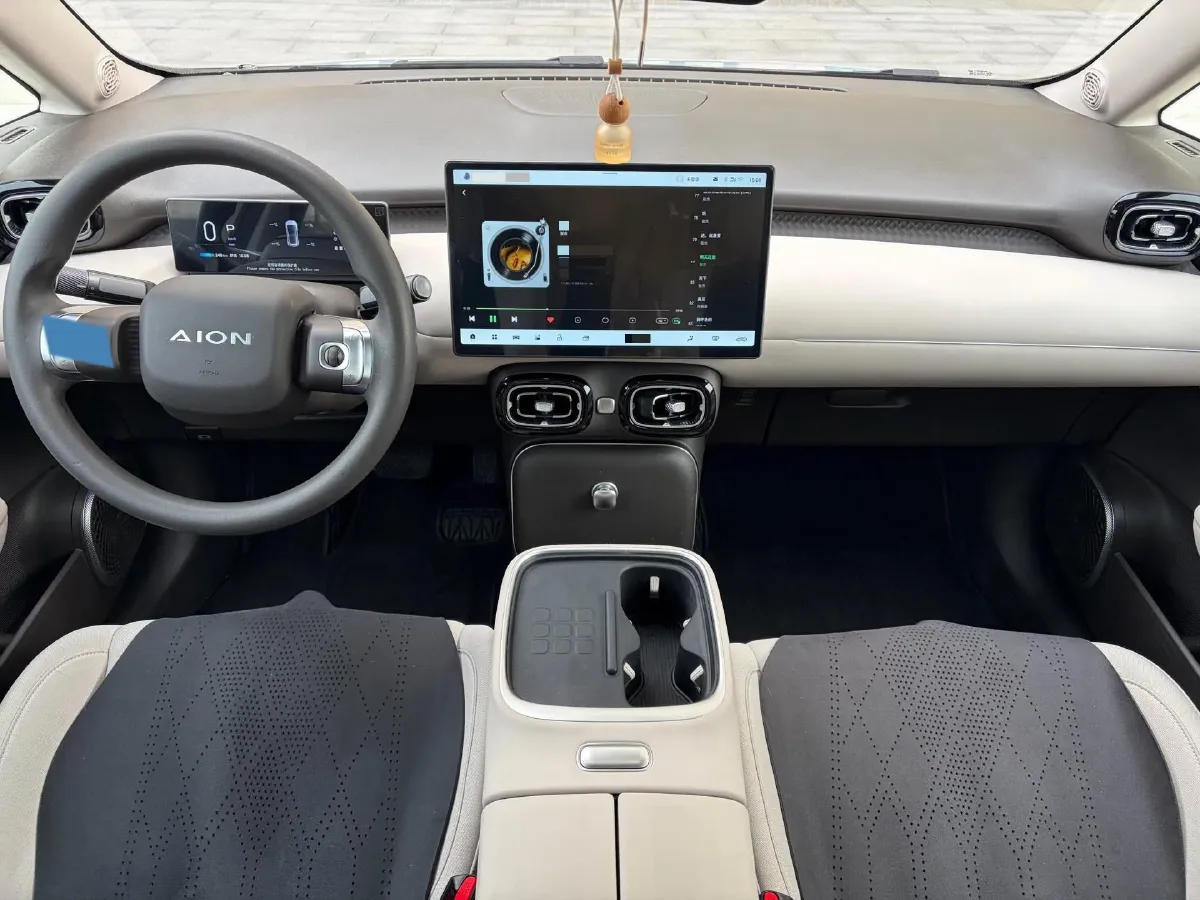 2025 Aion AION UT BEV,autocango,china used car exporter,china ev exporter,chinese used car exporter,chinese used ev exporter