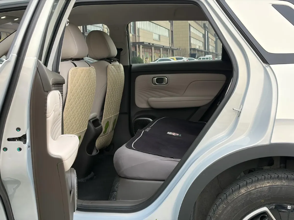 2025 Aion AION UT BEV,autocango,china used car exporter,china ev exporter,chinese used car exporter,chinese used ev exporter