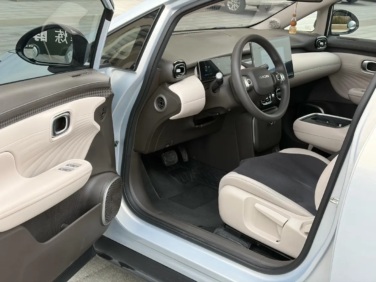 2025 Aion AION UT BEV,autocango,china used car exporter,china ev exporter,chinese used car exporter,chinese used ev exporter