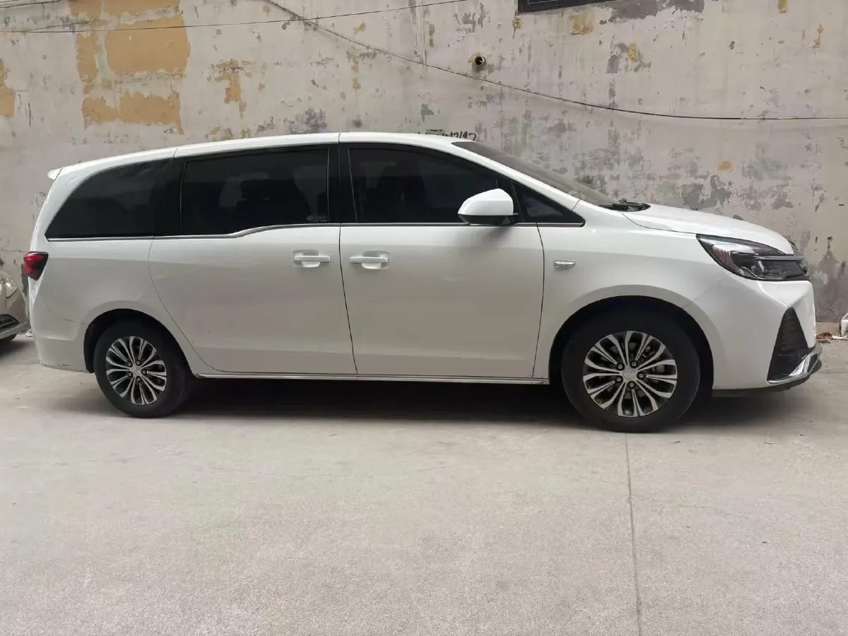 2023 Buick GL8 2.0T 237HP L4 9AT,autocango,china used car exporter,china ev exporter,chinese used car exporter,chinese used ev exporter