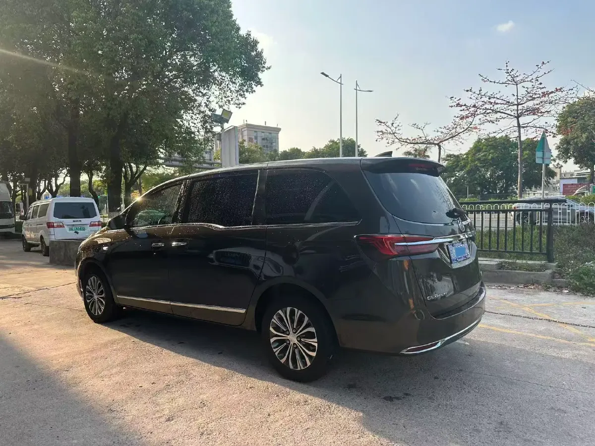 2021 Buick GL8 2.0T 237HP L4 9AT,autocango,china used car exporter,china ev exporter,chinese used car exporter,chinese used ev exporter