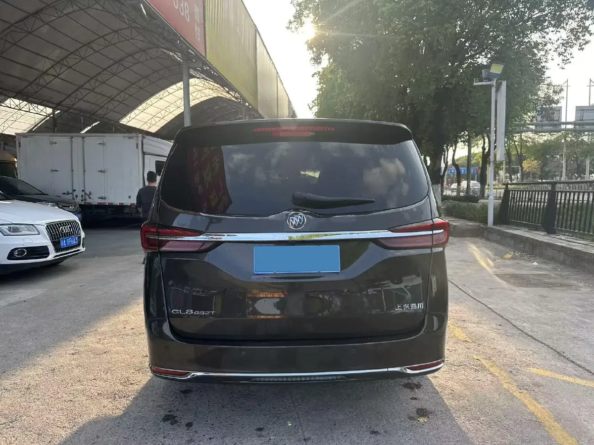 2021 Buick GL8 2.0T 237HP L4 9AT,autocango,china used car exporter,china ev exporter,chinese used car exporter,chinese used ev exporter