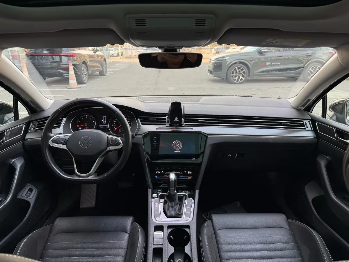 2020 Volkswagen Magotan 2.0T 186HP L4 7DCT,autocango,china used car exporter,china ev exporter,chinese used car exporter,chinese used ev exporter