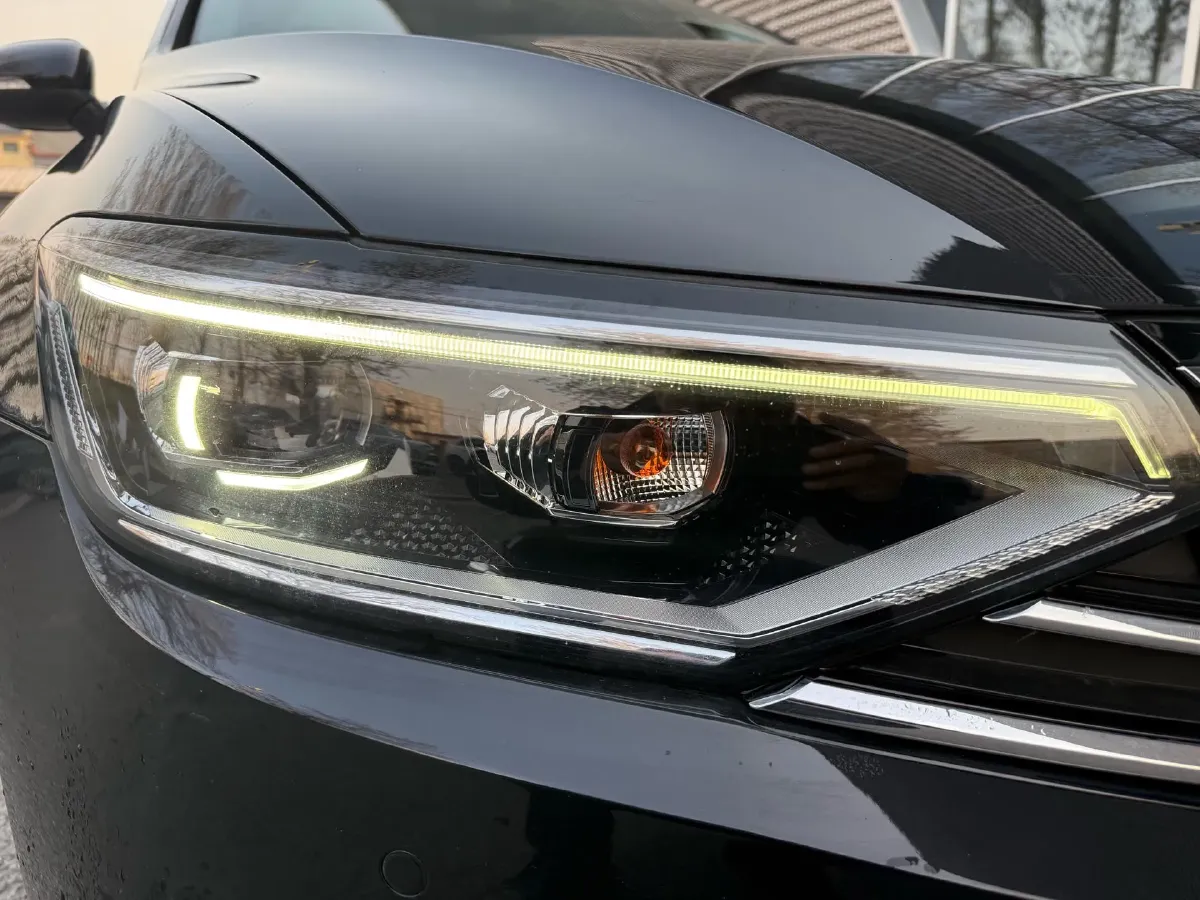 2020 Volkswagen Magotan 2.0T 186HP L4 7DCT,autocango,china used car exporter,china ev exporter,chinese used car exporter,chinese used ev exporter