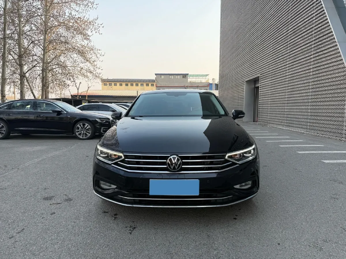 2020 Volkswagen Magotan 2.0T 186HP L4 7DCT,autocango,china used car exporter,china ev exporter,chinese used car exporter,chinese used ev exporter