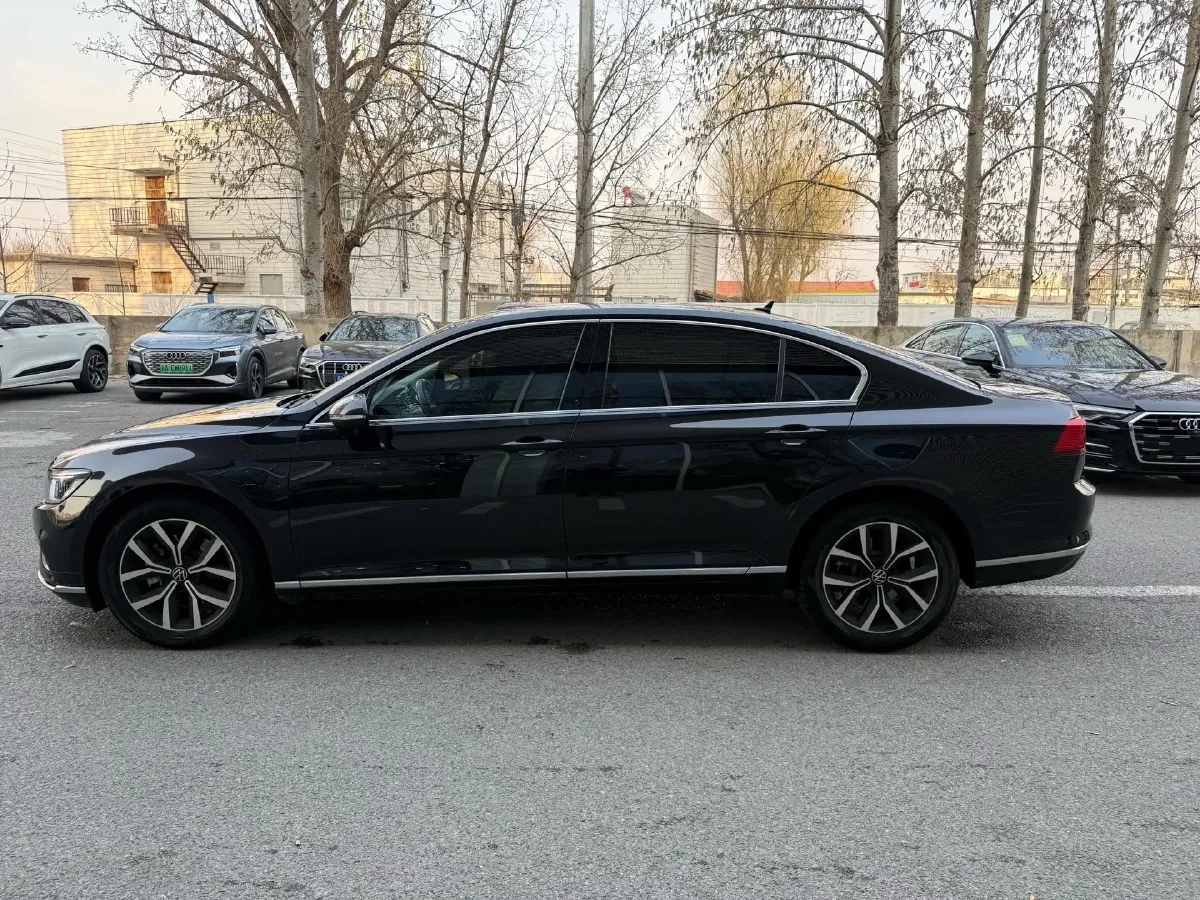 2020 Volkswagen Magotan 2.0T 186HP L4 7DCT,autocango,china used car exporter,china ev exporter,chinese used car exporter,chinese used ev exporter