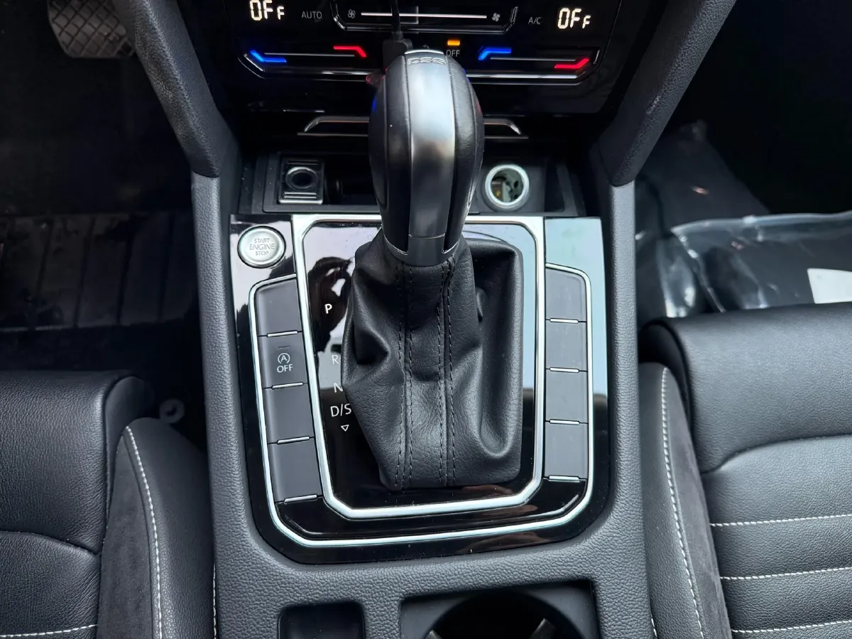 2020 Volkswagen Magotan 2.0T 186HP L4 7DCT,autocango,china used car exporter,china ev exporter,chinese used car exporter,chinese used ev exporter