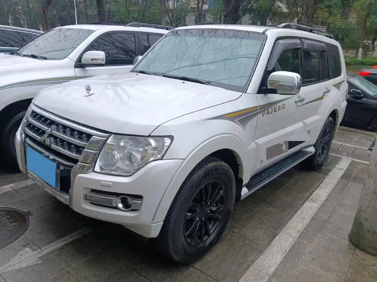 2018 Mitsubishi Pajero 3.0L 174HP V6 5AT,autocango,china used car exporter,china ev exporter,chinese used car exporter,chinese used ev exporter
