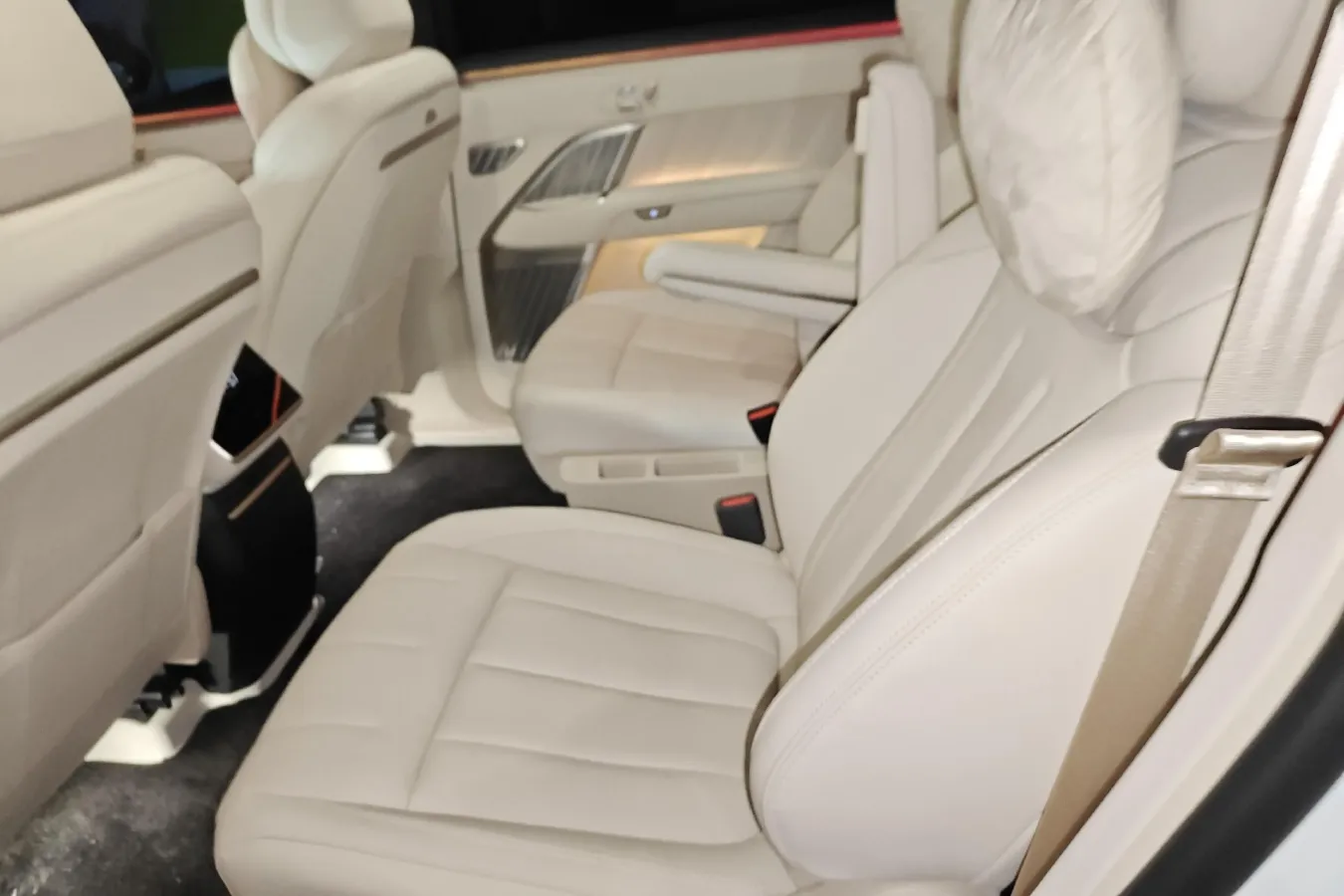 2025 ONVO L90 BEV,autocango,china used car exporter,china ev exporter,chinese used car exporter,chinese used ev exporter