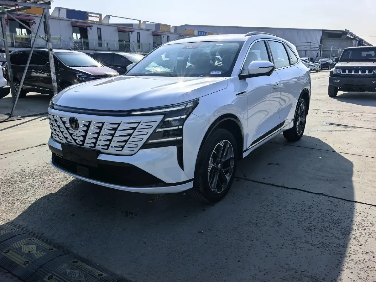 2025 ChangAn CS75 Plus 1.5T 192HP L4 8AT,autocango,china used car exporter,china ev exporter,chinese used car exporter,chinese used ev exporter