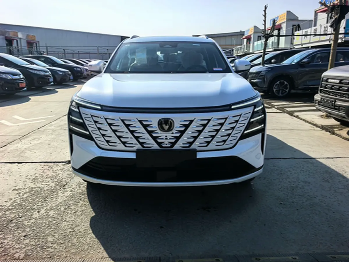 2025 ChangAn CS75 Plus 1.5T 192HP L4 8AT,autocango,china used car exporter,china ev exporter,chinese used car exporter,chinese used ev exporter