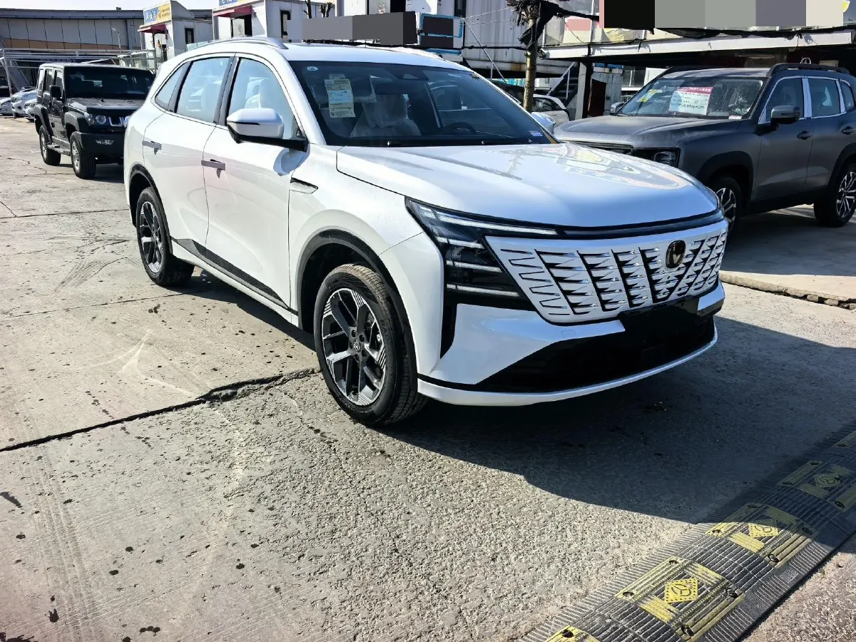 2025 ChangAn CS75 Plus 1.5T 192HP L4 8AT,autocango,china used car exporter,china ev exporter,chinese used car exporter,chinese used ev exporter