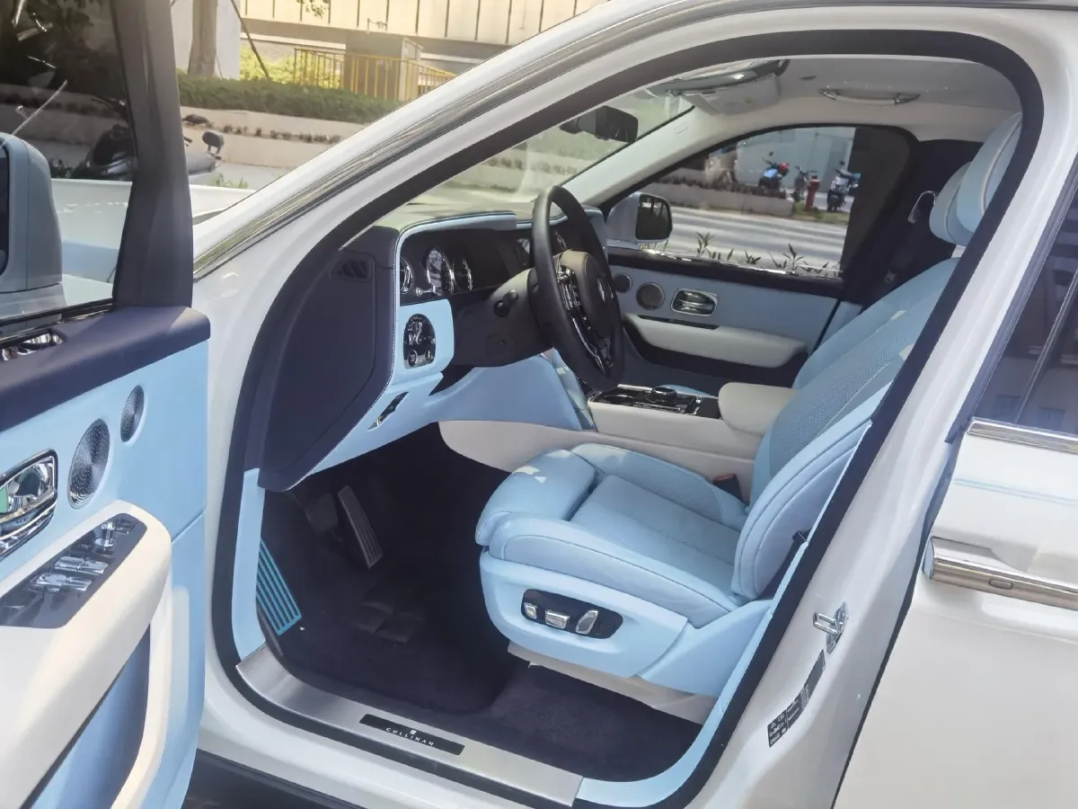 2024 Rolls-Royce Cullinan 6.7T 571HP V12 8AT,autocango,china used car exporter,china ev exporter,chinese used car exporter,chinese used ev exporter