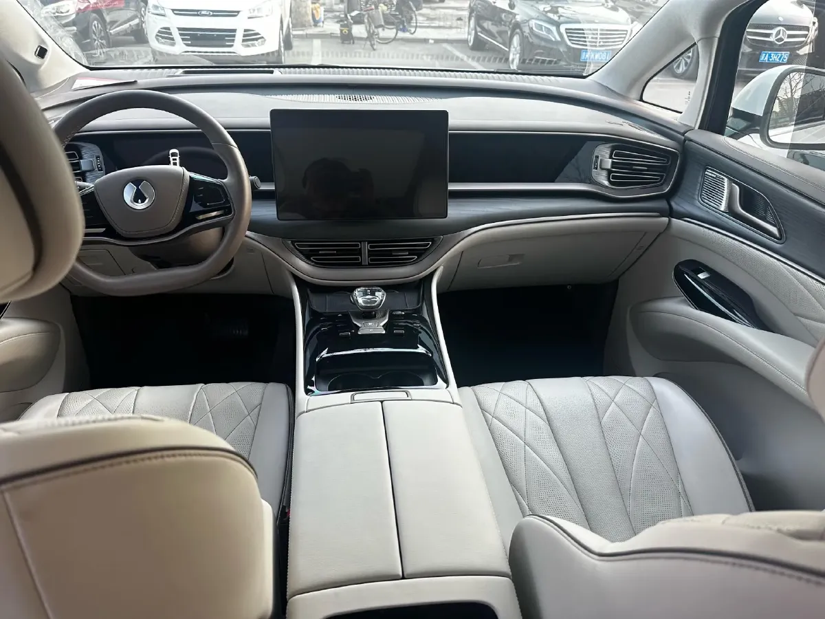 2022 Jaguar XFL 2.0T 250HP L4 8AT,autocango,china used car exporter,china ev exporter,chinese used car exporter,chinese used ev exporter