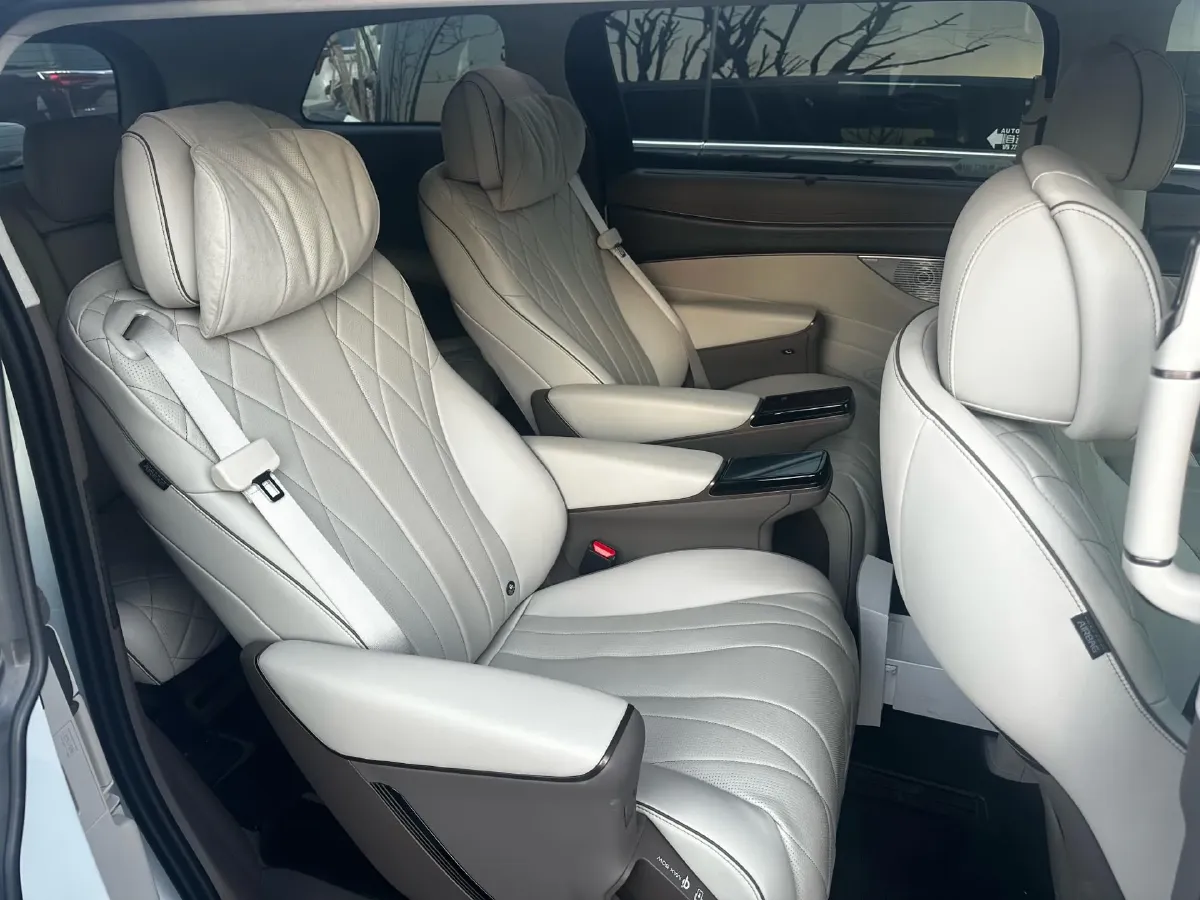 2022 Jaguar XFL 2.0T 250HP L4 8AT,autocango,china used car exporter,china ev exporter,chinese used car exporter,chinese used ev exporter