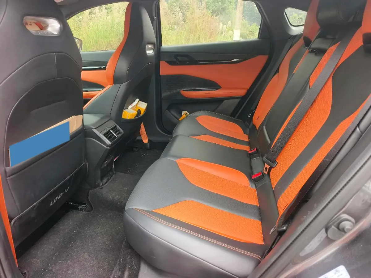 2023 ChangAn UNI-V 1.5T 188HP L4 7DCT,autocango,china used car exporter,china ev exporter,chinese used car exporter,chinese used ev exporter