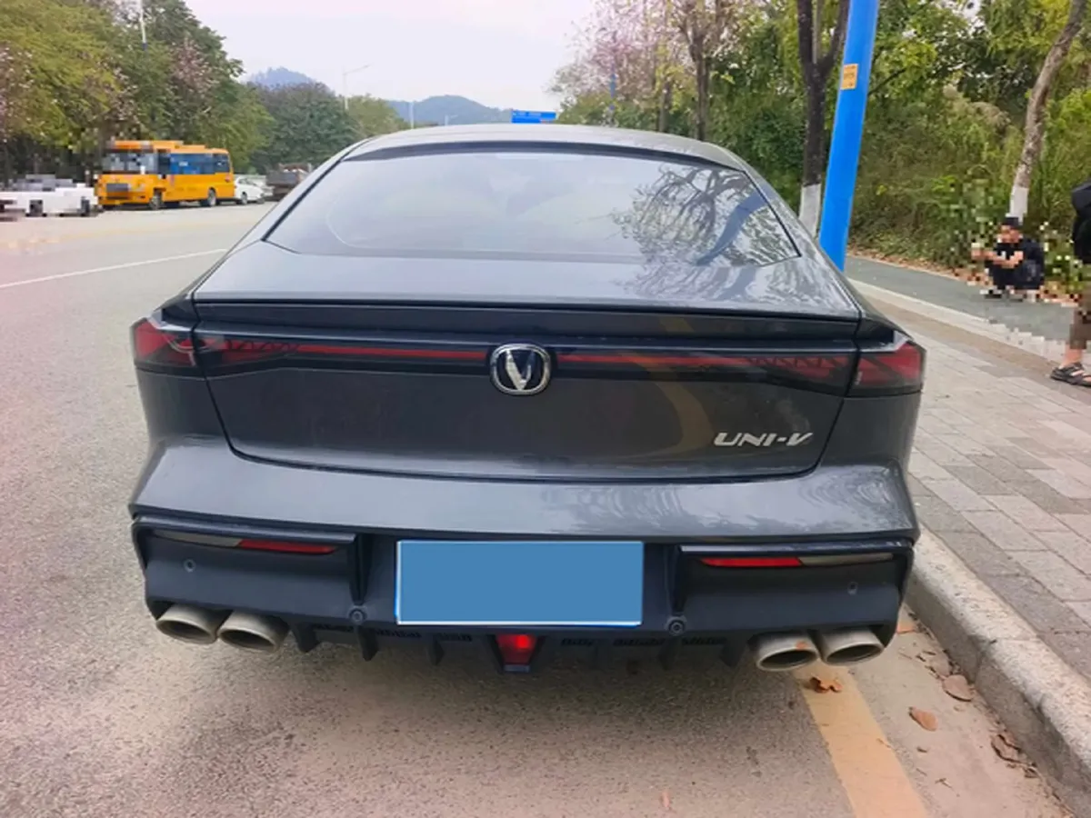 2023 ChangAn UNI-V 1.5T 188HP L4 7DCT,autocango,china used car exporter,china ev exporter,chinese used car exporter,chinese used ev exporter