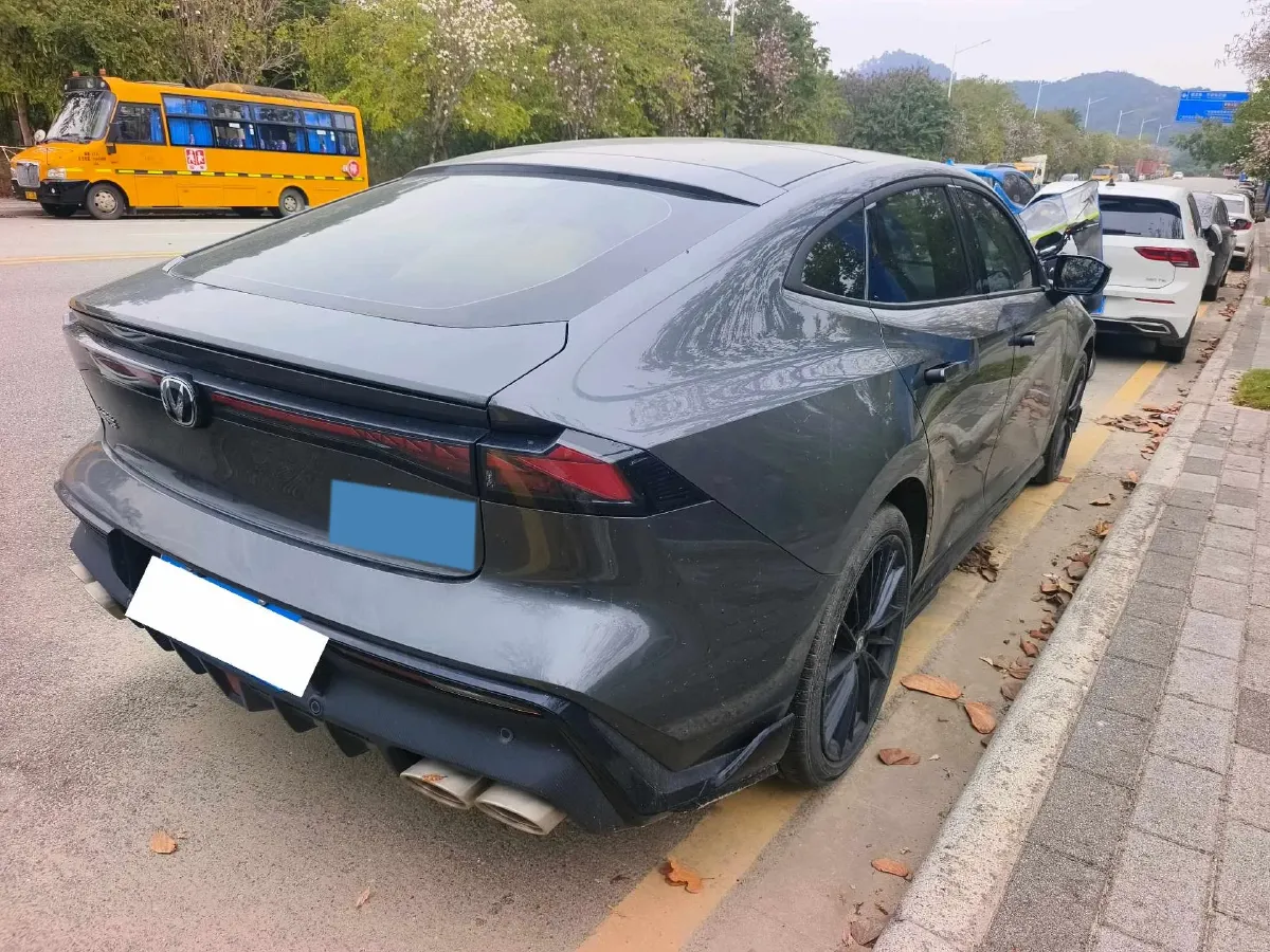2023 ChangAn UNI-V 1.5T 188HP L4 7DCT,autocango,china used car exporter,china ev exporter,chinese used car exporter,chinese used ev exporter