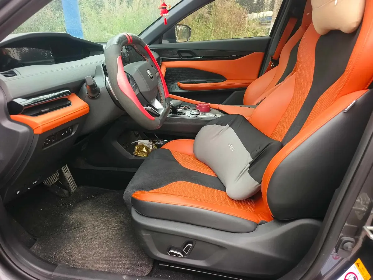 2023 ChangAn UNI-V 1.5T 188HP L4 7DCT,autocango,china used car exporter,china ev exporter,chinese used car exporter,chinese used ev exporter