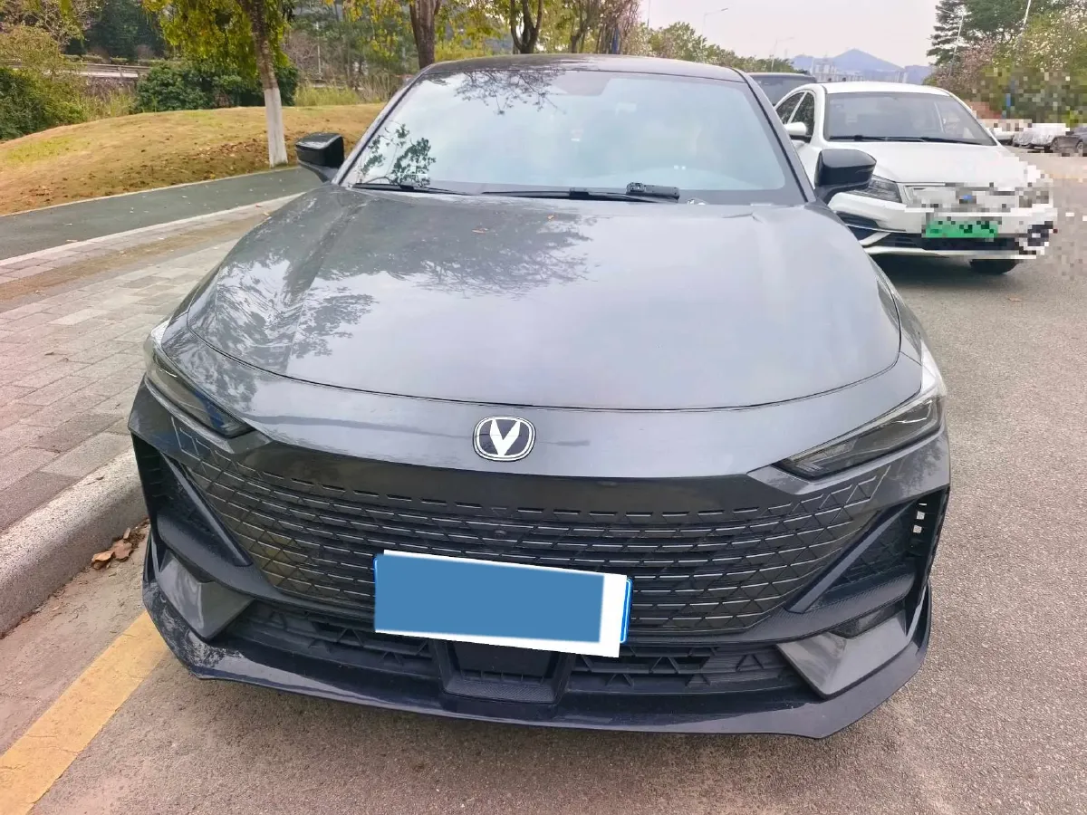 2023 ChangAn UNI-V 1.5T 188HP L4 7DCT,autocango,china used car exporter,china ev exporter,chinese used car exporter,chinese used ev exporter
