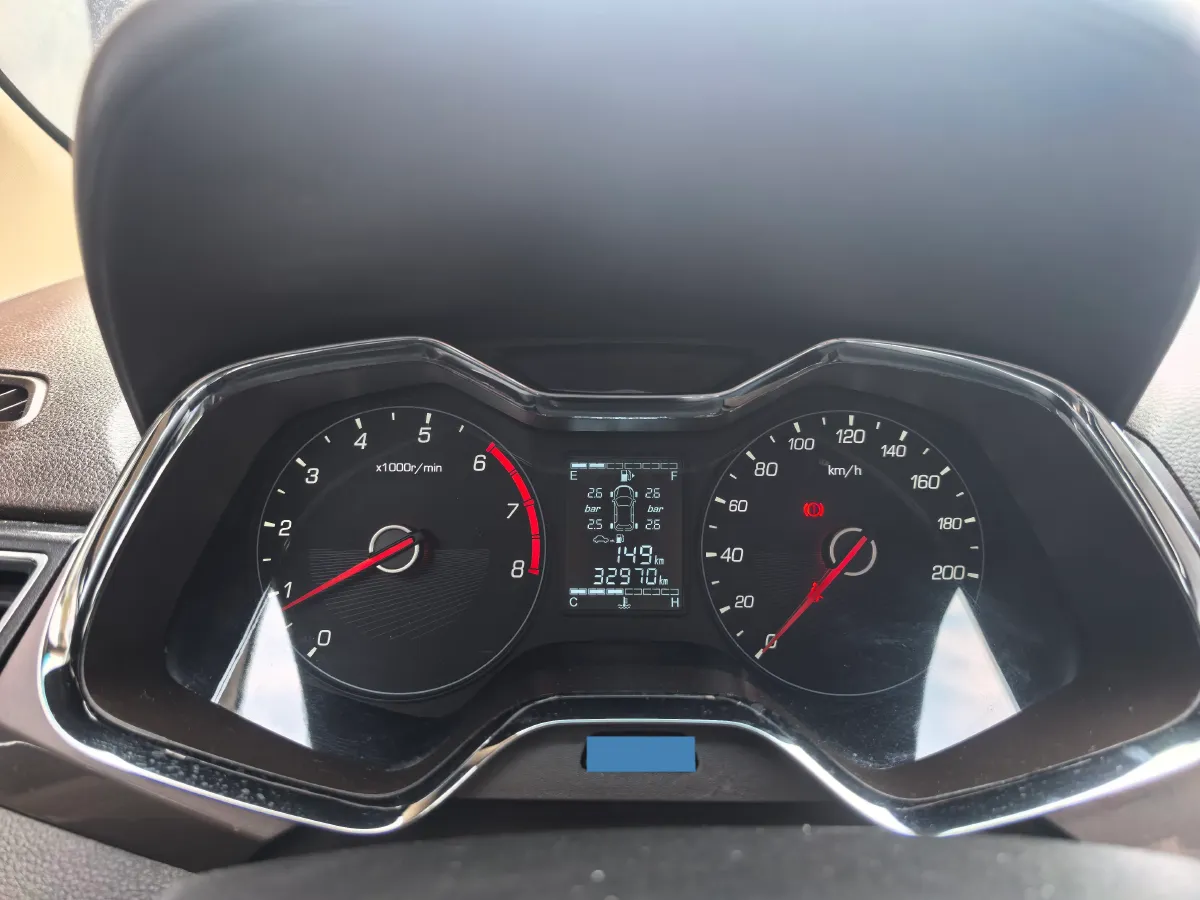 2017 BaoJun 310W 1.5L 112HP L4 6MT,autocango,china used car exporter,china ev exporter,chinese used car exporter,chinese used ev exporter