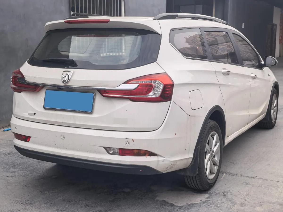 2017 BaoJun 310W 1.5L 112HP L4 6MT,autocango,china used car exporter,china ev exporter,chinese used car exporter,chinese used ev exporter
