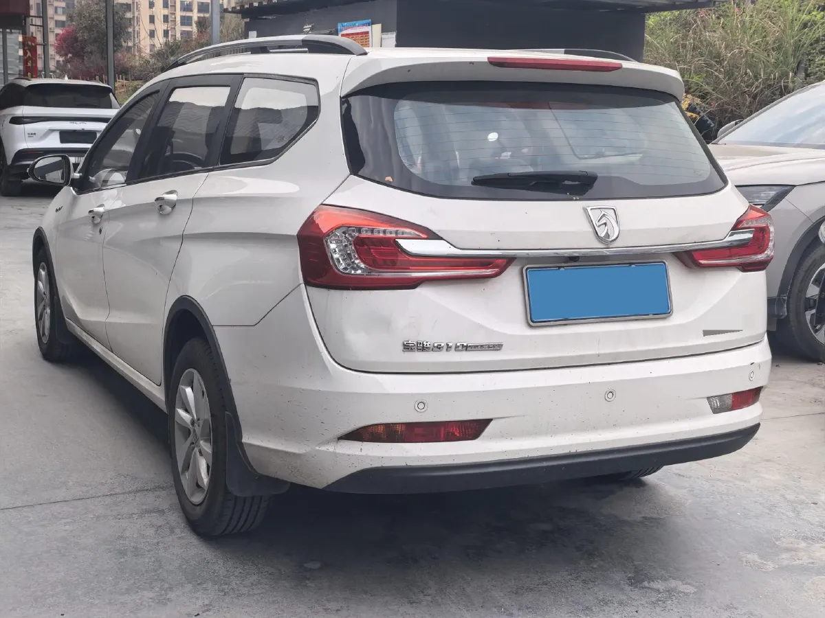 2017 BaoJun 310W 1.5L 112HP L4 6MT,autocango,china used car exporter,china ev exporter,chinese used car exporter,chinese used ev exporter