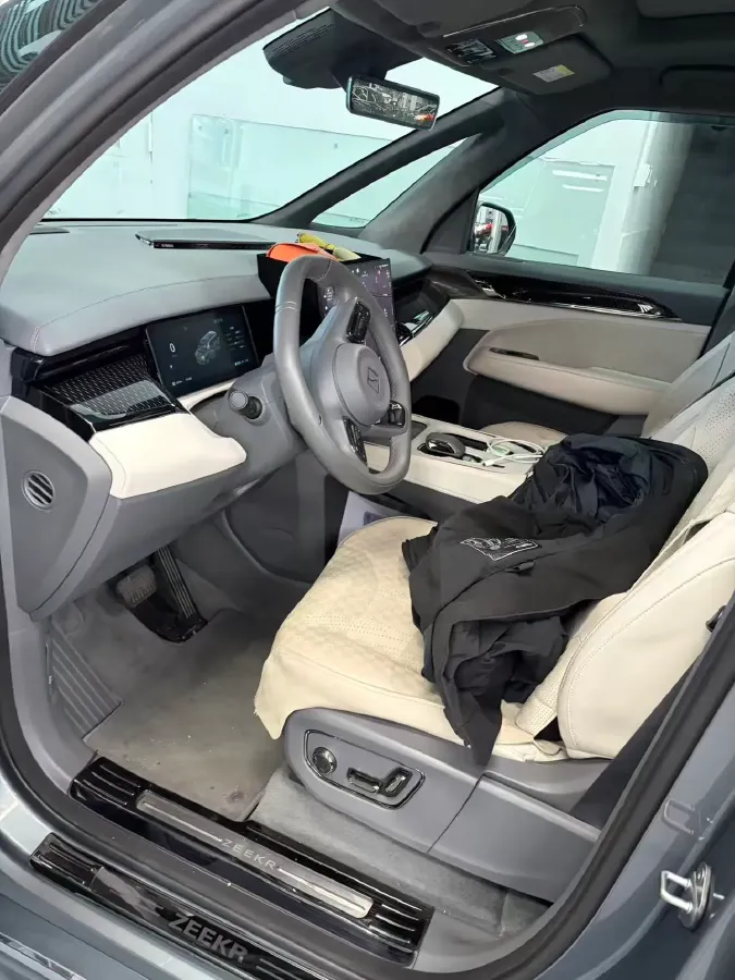 2024 Zeekr 009 BEV 108KWH,autocango,china used car exporter,china ev exporter,chinese used car exporter,chinese used ev exporter