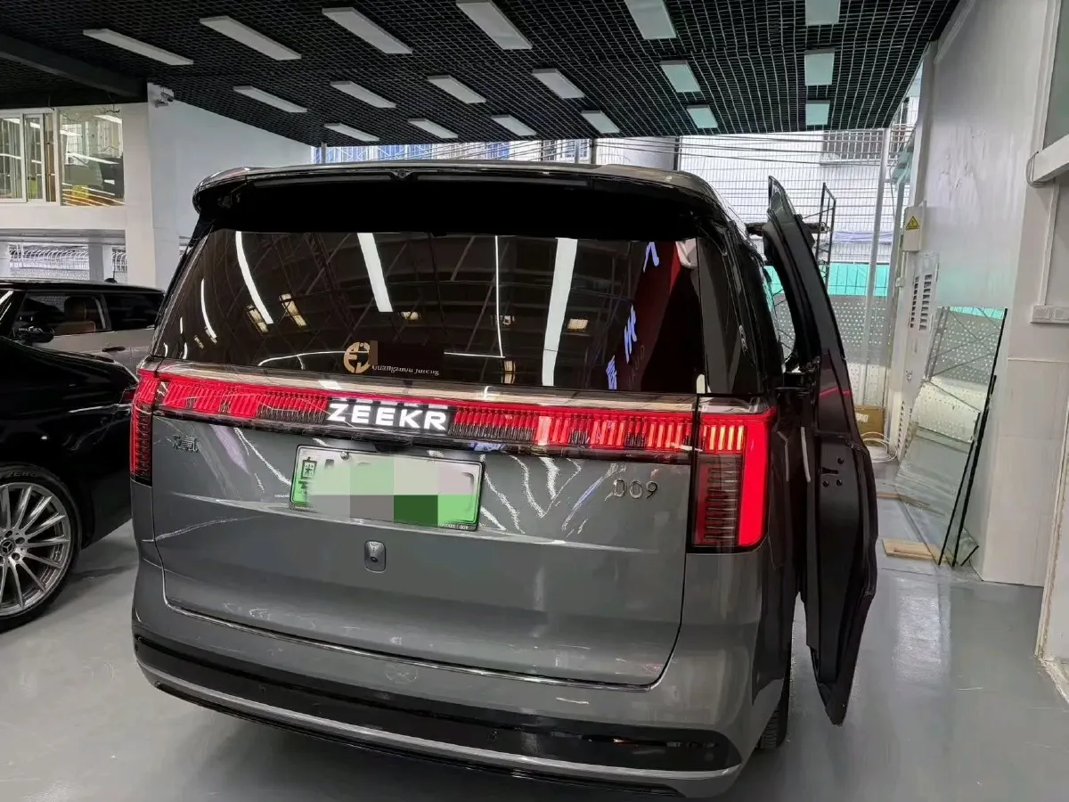 2024 Zeekr 009 BEV 108KWH,autocango,china used car exporter,china ev exporter,chinese used car exporter,chinese used ev exporter