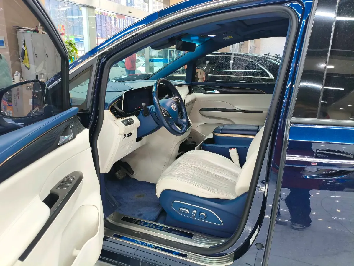 2022 Buick GL8 2.0T 237HP L4 9AT,autocango,china used car exporter,china ev exporter,chinese used car exporter,chinese used ev exporter